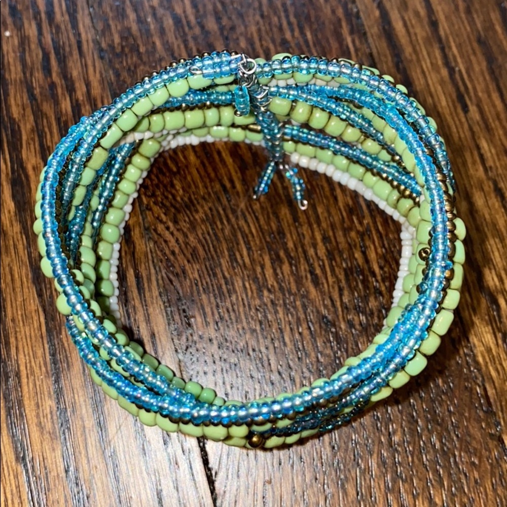 Beaded cuff bracelet. Beautiful!! - Picture 4 of 6